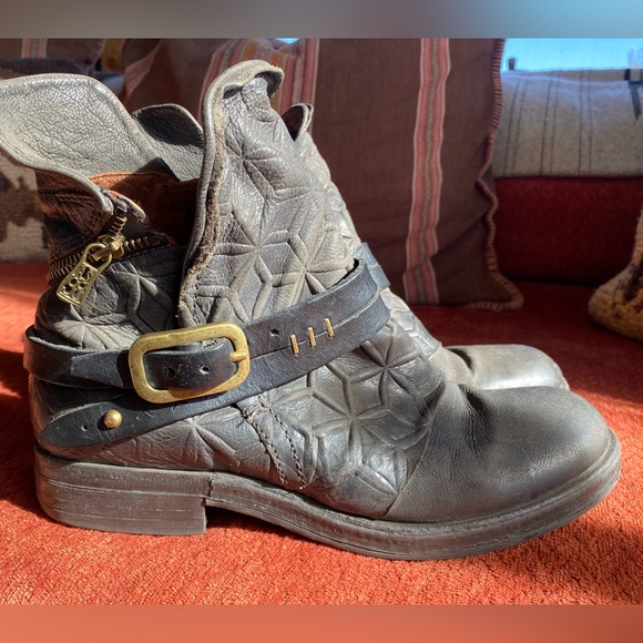 A.S.98 Isha Bootie - Picture 5 of 15